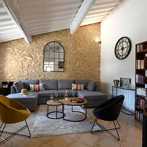 https://gite-des-demoiselles-en-luberon.fr-provencehotel.com