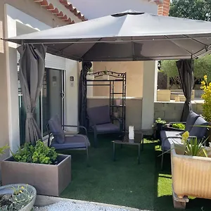 https://studio-au-calme-pres-des-plages.fr-provencehotel.com